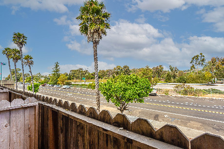 Aloha Inn - Exterior