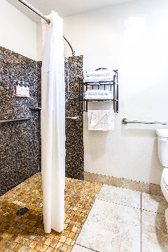 Aloha Inn - Bath Room
