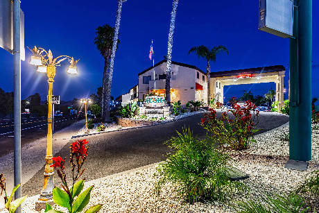 Aloha Inn - Exterior