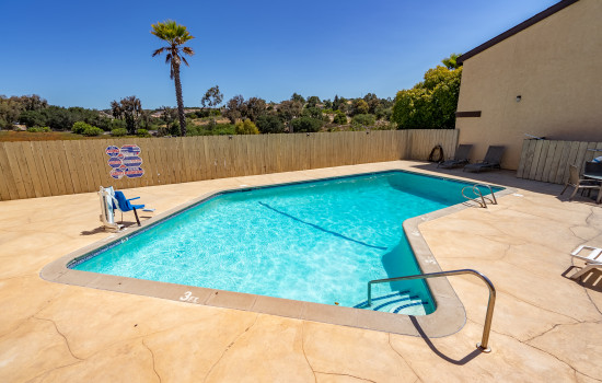 Aloha Inn - Aloha Inn - Swimming Pool