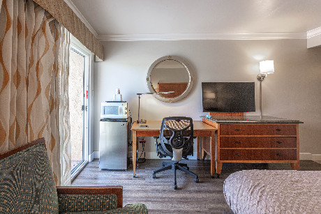 Aloha Inn - Guest Room